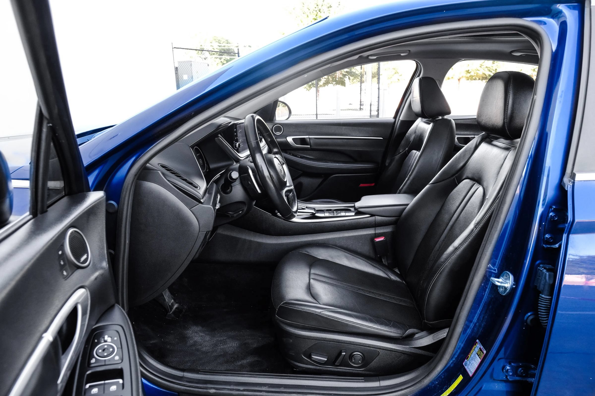 Used 2022 Hyundai Sonata Limited FWD image 4