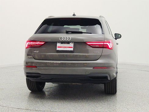 Used 2023 Audi Q3 2.0T Premium w/ Convenience Package AWD/4WD image 6