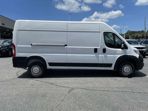 New 2025 RAM ProMaster 2500 w/ Convenience Group image 8