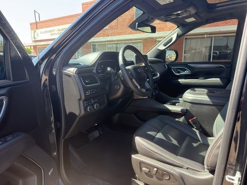 Used 2023 Chevrolet Suburban RST w/ Sport Performance Package AWD/4WD image 6