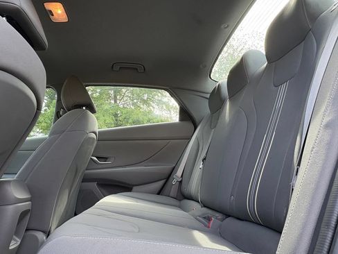 Used 2024 Hyundai Elantra SEL FWD image 20