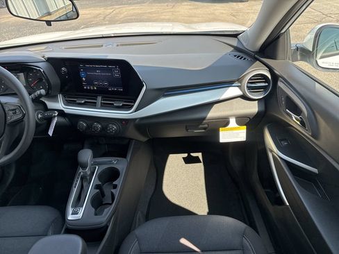 New 2026 Chevrolet Trax LS w/ LS Convenience Package FWD image 22