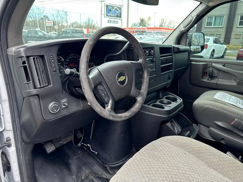 Used 2014 Chevrolet Express 1500 AWD image 9