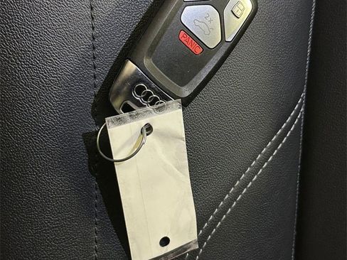 Used 2024 Audi Q5 2.0T Premium w/ Convenience Package image 32