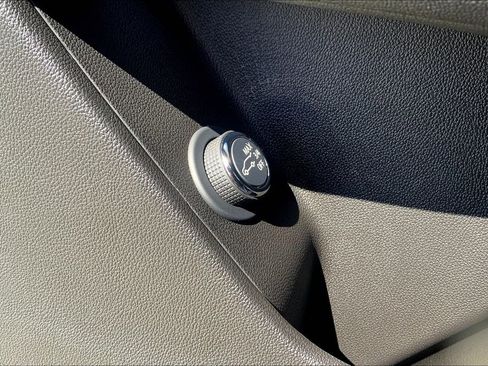 New 2025 Cadillac XT5 Luxury image 20