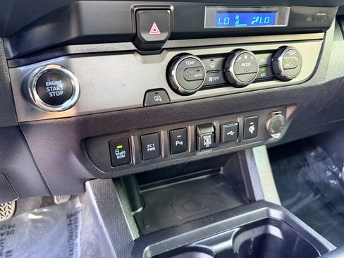 Used 2021 Toyota Tacoma TRD Sport w/ Technology Package RWD image 21