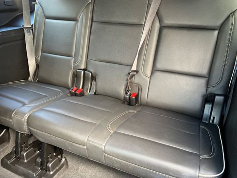 Used 2021 Chevrolet Tahoe Premier w/ Premium Package image 17