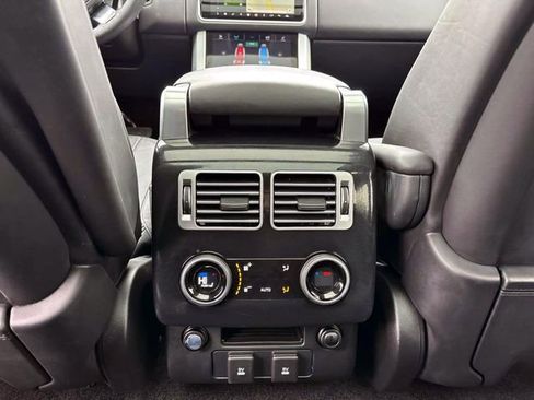 Used 2018 Land Rover Range Rover HSE image 11