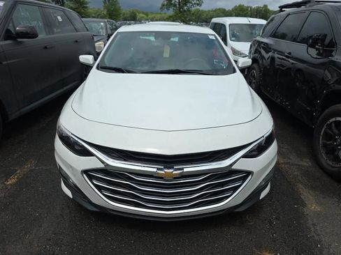 Used 2024 Chevrolet Malibu LT FWD image 2
