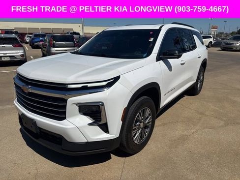 Used 2024 Chevrolet Traverse LT w/ Trailering Package image 3