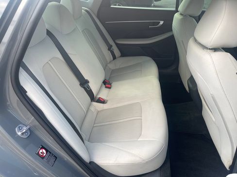 Used 2023 Hyundai Sonata SE FWD image 16
