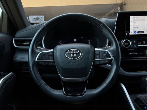 Used 2025 Toyota Highlander XSE AWD/4WD image 39