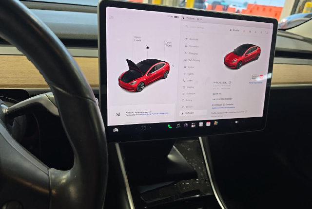 Used 2018 Tesla Model 3 Performance AWD/4WD image 11