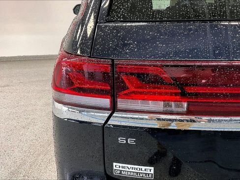 Used 2024 Volkswagen Atlas SE image 25