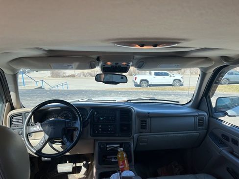 Used 2004 GMC Yukon SLT w/ 1SD Preferred Equipment Group image 5