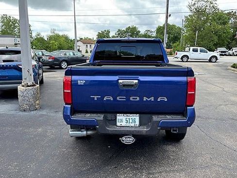 Used 2024 Toyota Tacoma Limited w/ Limited Package (LT) AWD/4WD image 5