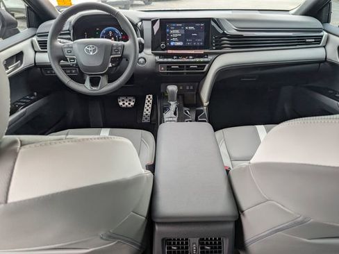 Used 2026 Toyota Camry SE FWD image 15