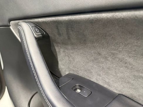 Used 2022 Tesla Model Y Performance image 14