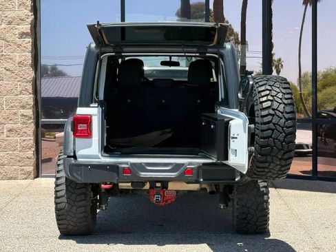 Used 2018 Jeep Wrangler Unlimited Rubicon w/ LED Lighting Group image 32