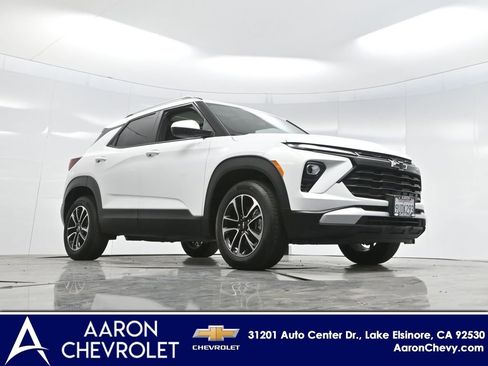 New 2025 Chevrolet TrailBlazer LT w/ Convenience Package image 2