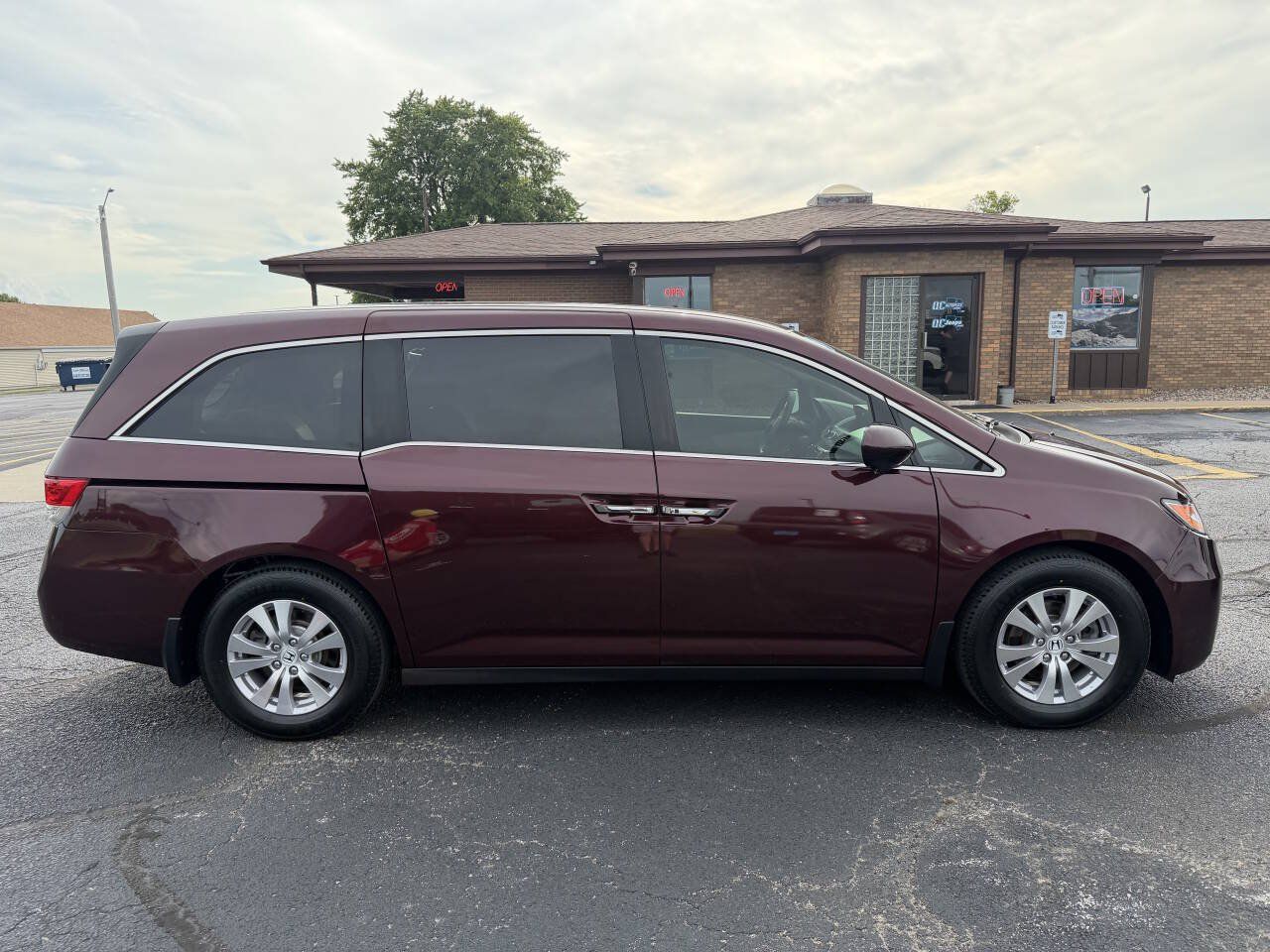 Used 2014 Honda Odyssey EX image 9