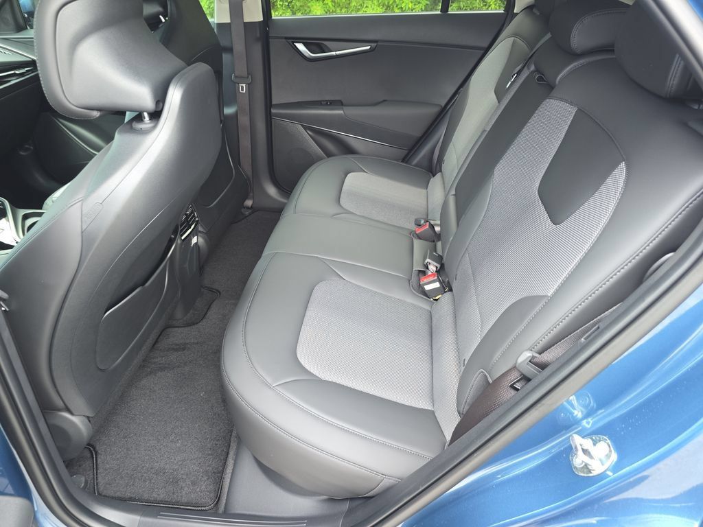 New 2026 Kia Niro Wind FWD image 17