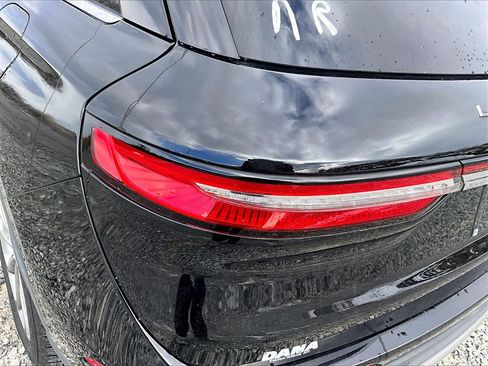 Used 2021 Lincoln Corsair AWD w/ Premium Package image 28