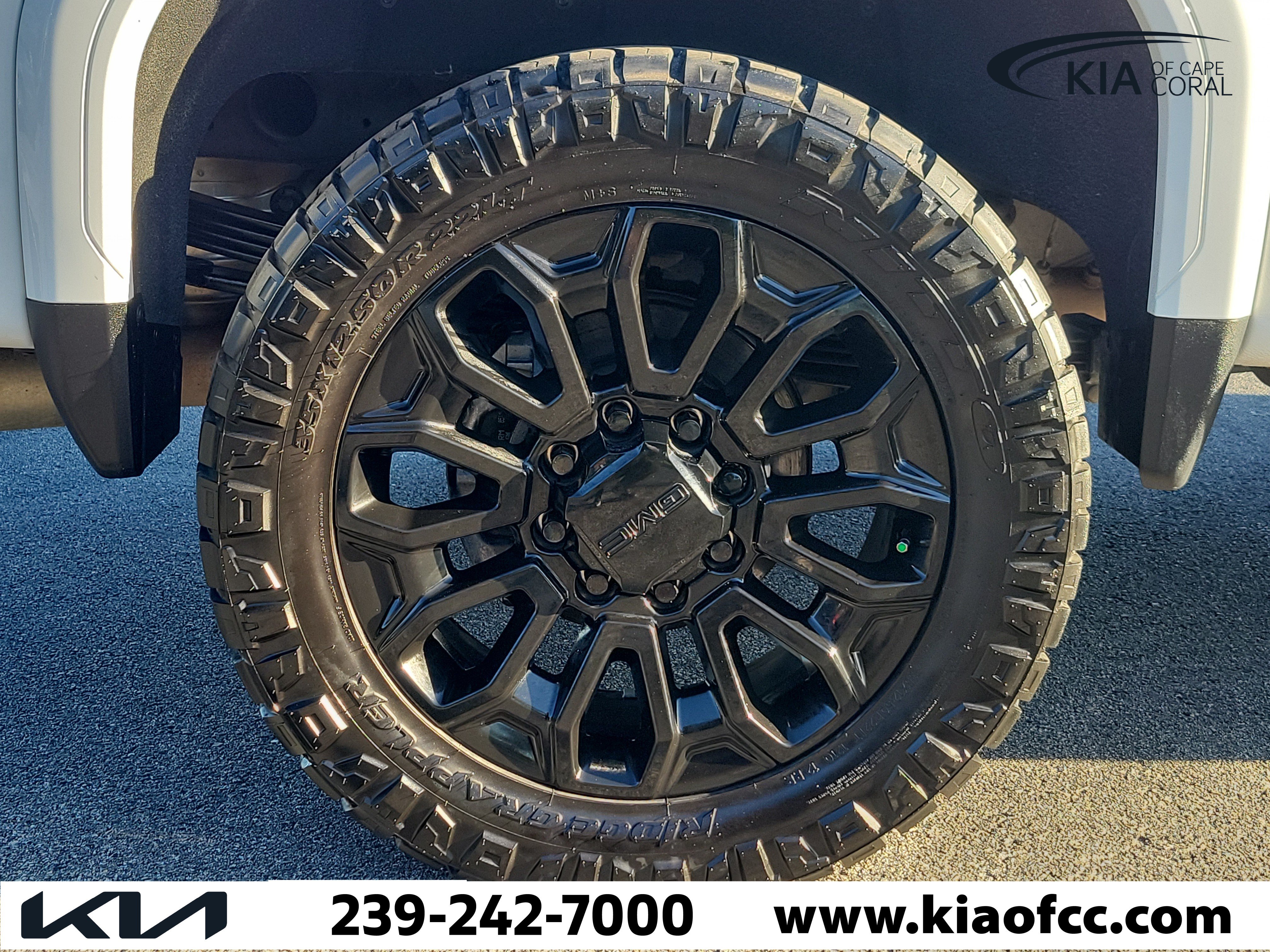 Used 2025 GMC Sierra 2500 Denali Ultimate AWD/4WD image 9