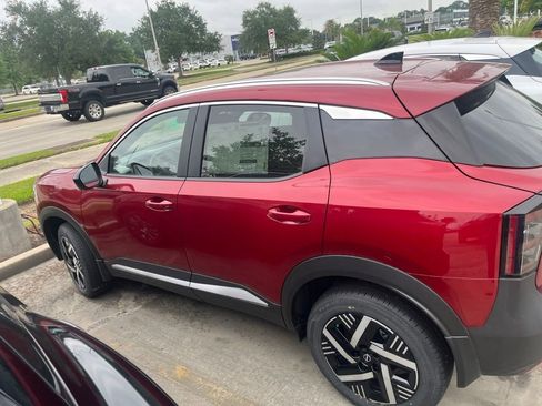 Used 2026 Nissan Kicks SV FWD image 7