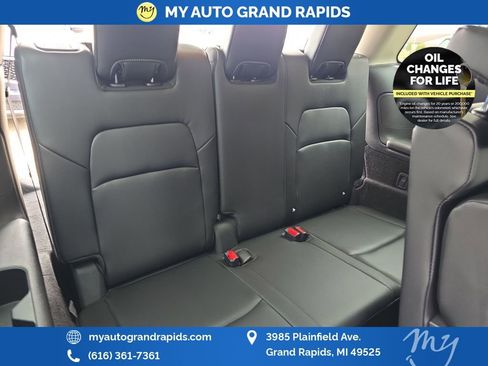 Used 2023 Nissan Pathfinder SL w/ Black Appearance Package AWD/4WD image 22
