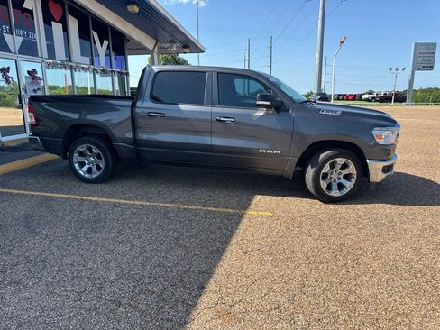 Used 2019 RAM 1500 Big Horn RWD image 2