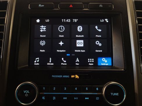 Used 2018 Ford Expedition XLT w/ Equipment Group 202A RWD image 25
