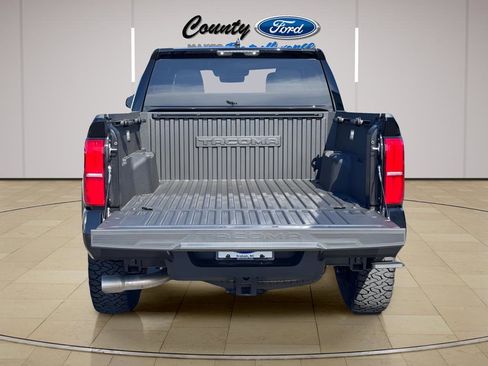 Used 2025 Toyota Tacoma TRD Off-Road AWD/4WD image 20