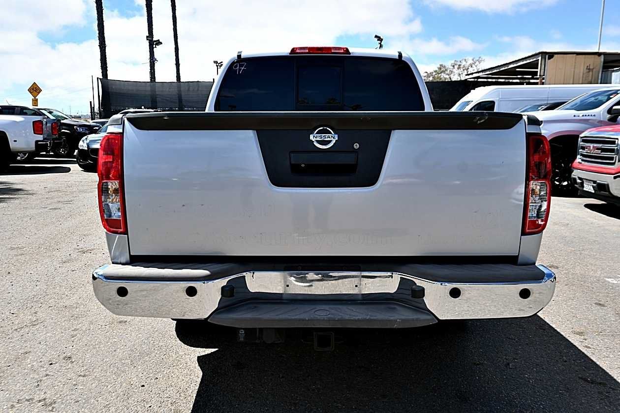 Used 2016 Nissan Frontier SV RWD image 5
