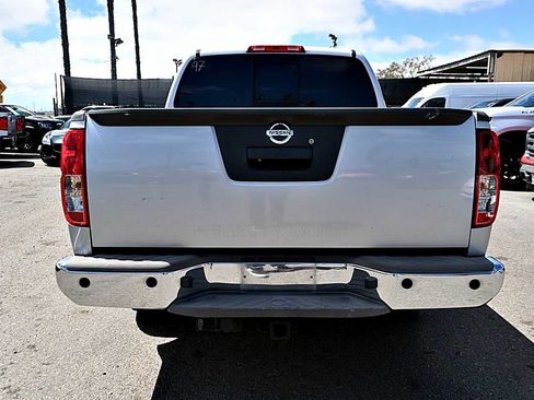 Used 2016 Nissan Frontier SV RWD image 5