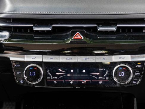 Used 2024 Genesis G80 2.5T image 12