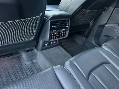 Used 2020 Audi SQ7 Prestige image 19