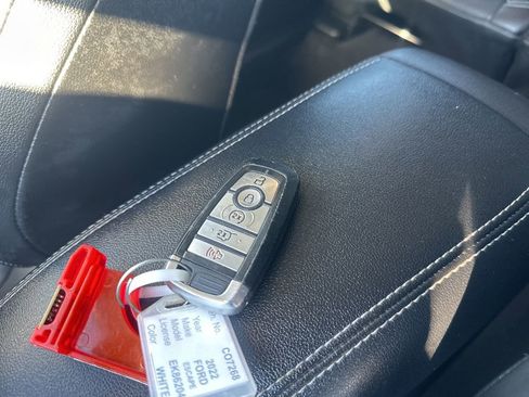 Used 2022 Ford Escape SEL image 22