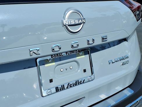 Certified 2023 Nissan Rogue Platinum w/ Platinum Premium Package image 34