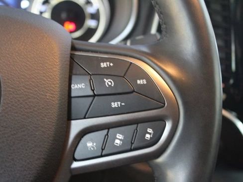 Used 2021 Jeep Cherokee Limited w/ Elite Package AWD/4WD image 17
