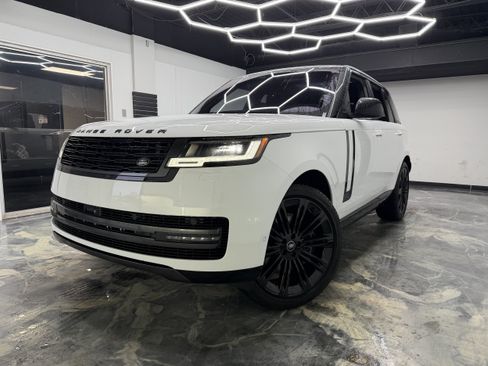 Used 2023 Land Rover Range Rover SE AWD/4WD image 1