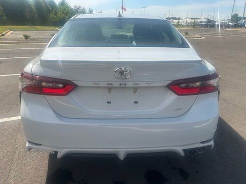 Used 2023 Toyota Camry SE FWD image 5