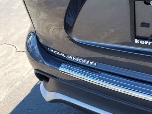 Used 2023 Toyota Highlander XSE image 7