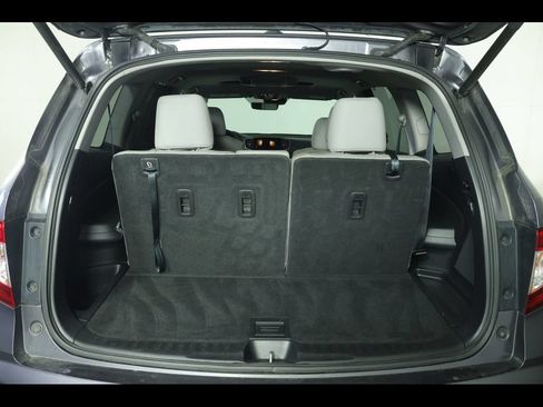Used 2019 Honda Pilot Touring image 12