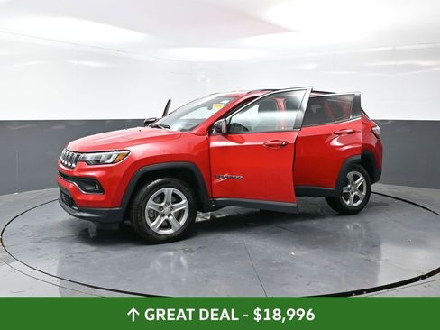 Used 2024 Jeep Compass Latitude image 58