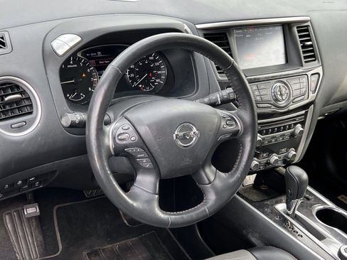 Used 2020 Nissan Pathfinder SL AWD/4WD image 13