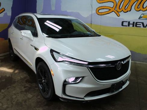 Used 2024 Buick Enclave Essence w/ Experience Buick Package image 2