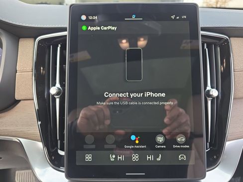 New 2026 Volvo XC90 B6 Plus image 33