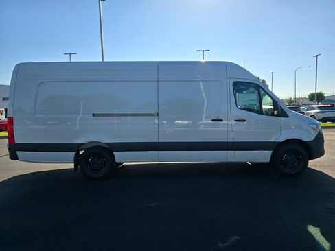 New 2026 Mercedes-Benz Sprinter 2500 image 7