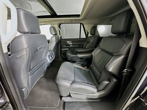 Used 2025 Ford Expedition Max Platinum image 29